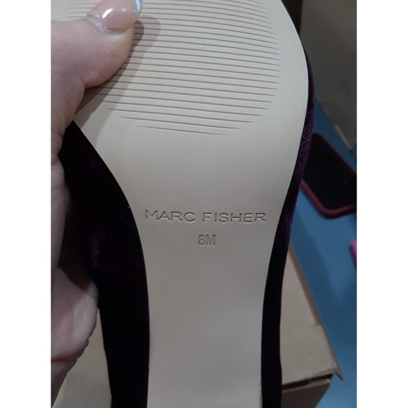 Marc Fisher Women Block with Ankle Strap Heel Imagie2 Pumps Dark Red Fabric 8M - Picture 2 of 2